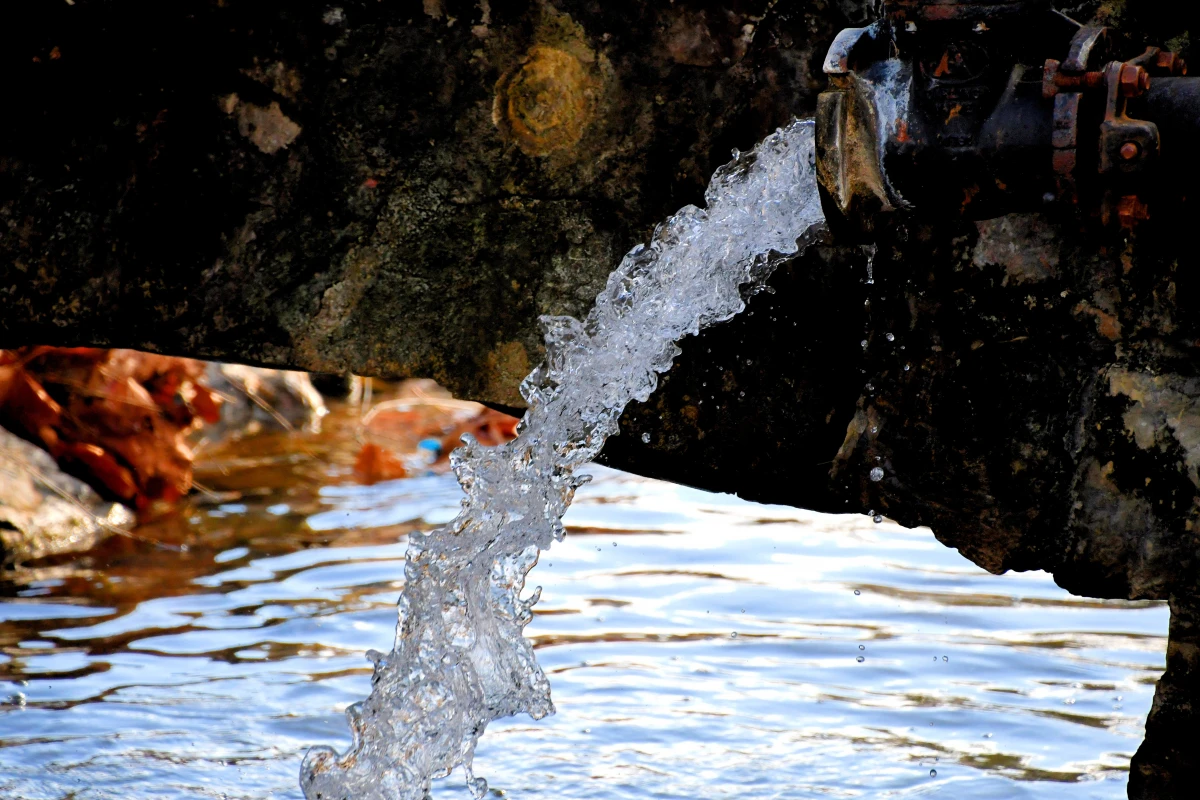L'accès à l'eau potable : un droit fondamental pour le développement des populations vulnérables